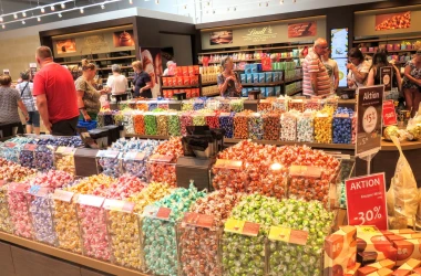 A svájci Lindt csokimintabolt