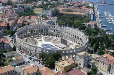 PULA - ISZTRIA RÓMÁJA és tengerparti fürdőzés Medulinban!